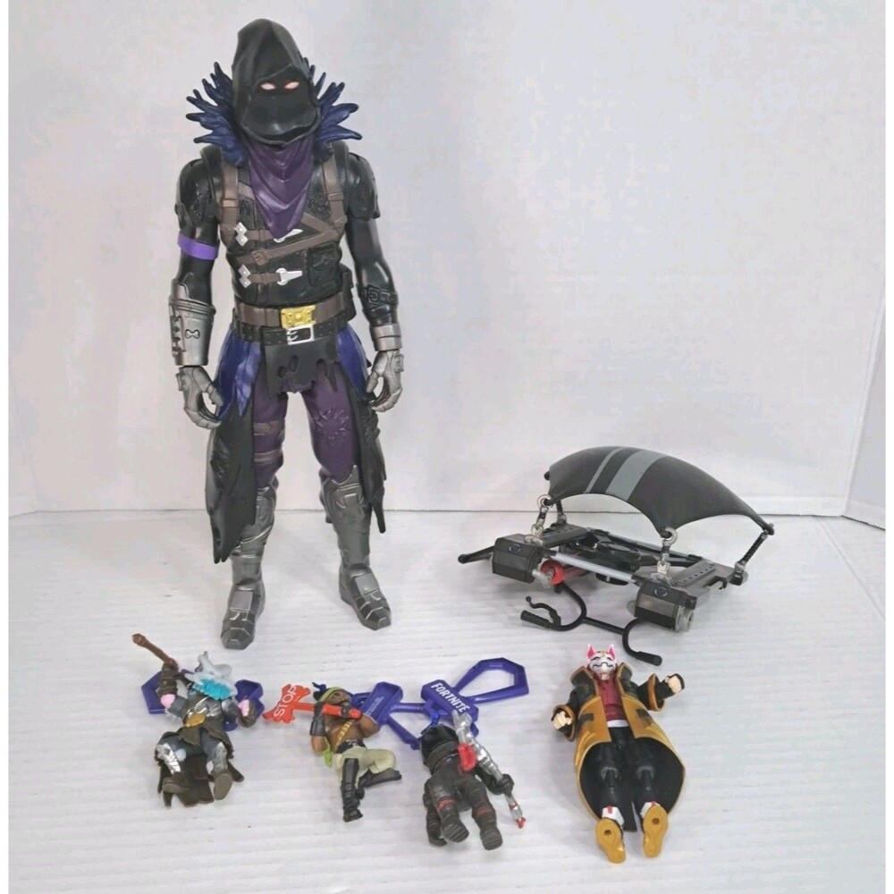 Fortnite Figure Lot 5 Drift Raven Bandolier Ragnarok Dark Voyager Glider Clips